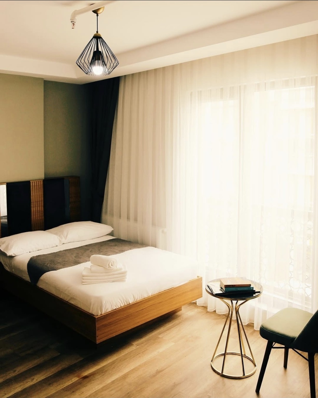 The More Hotel aydınlık oda